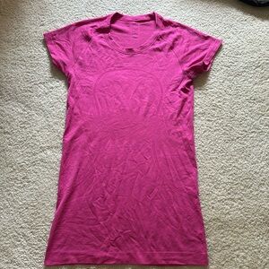 Lululemon Swiftly Tech size 6